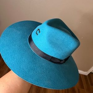 Charlie 1 Horse felt hat .